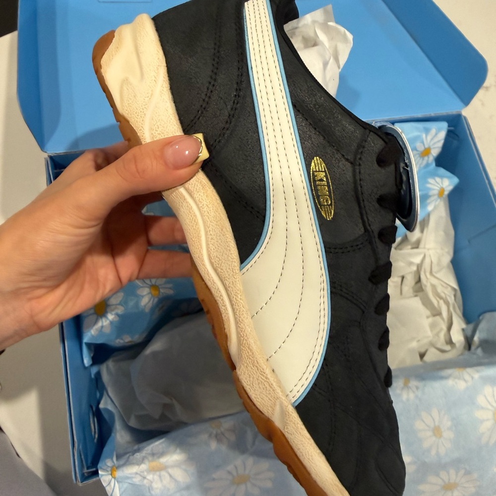 Puma Black White Gum-Soled Athletic Shoe